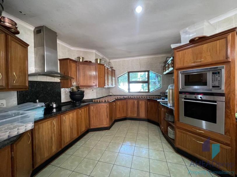 3 BEDROOM HOUSE FOR SALE- GABORONE-7