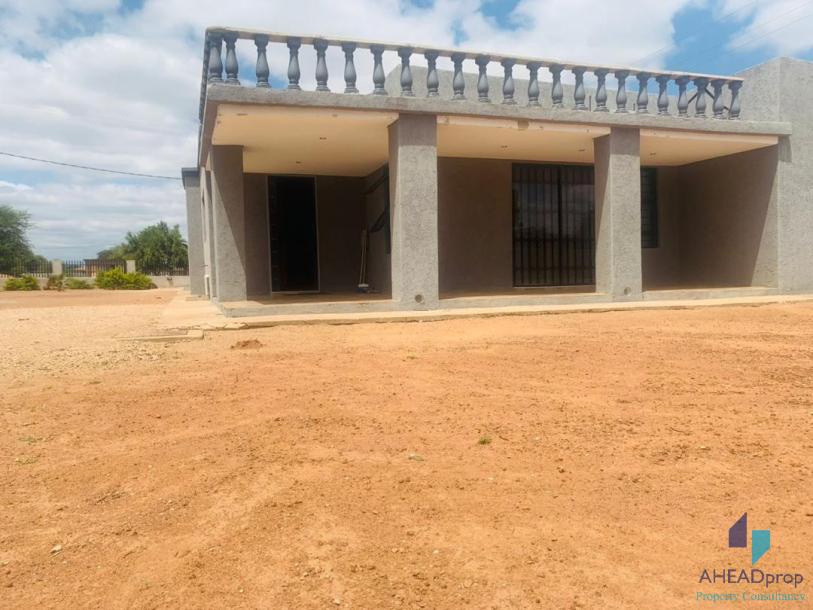 MOKOLODI 1 (VILLAGE) 3-BEDROOM PROPERTY FOR SALE.-1